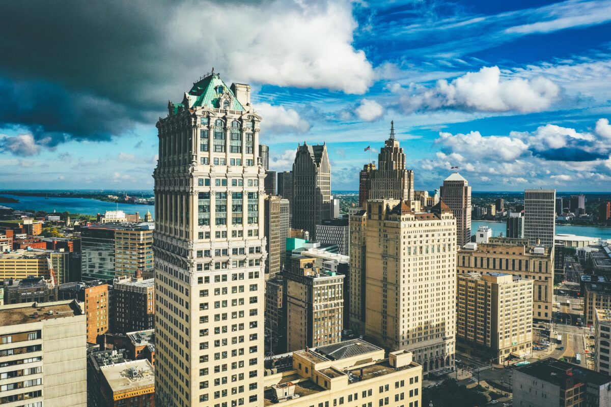 skyline photo of detroit
